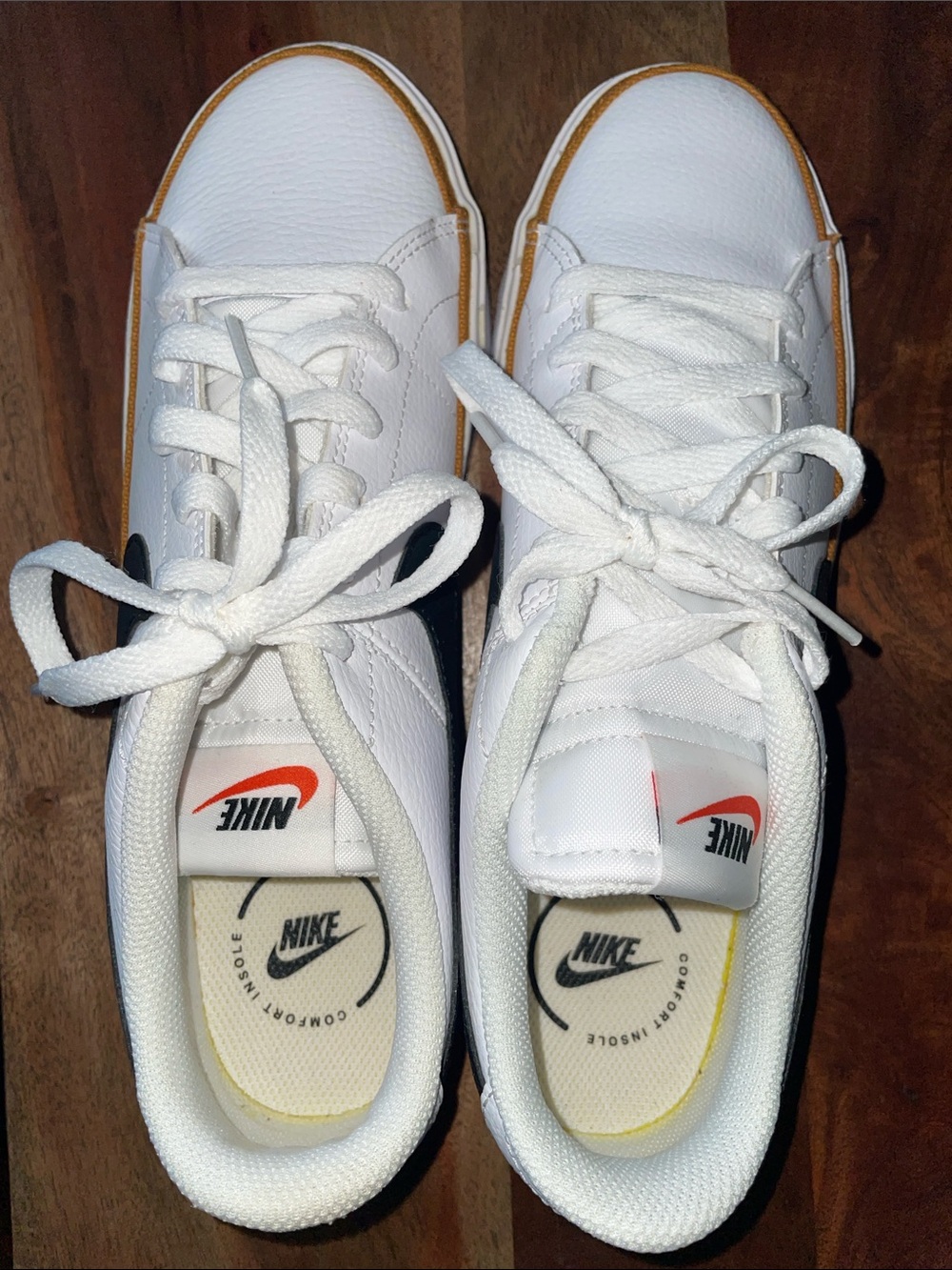 NEW NEVER WORN Nike Legacy Court Sneakers, Women’s Size 9